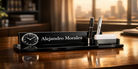 7 Best Nameplate Holders for Executive Desks
