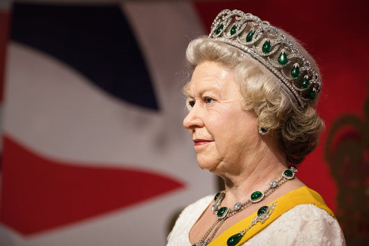 LeStallion fountain pen journal hero for Does Queen Elizabeth use a fountain pen