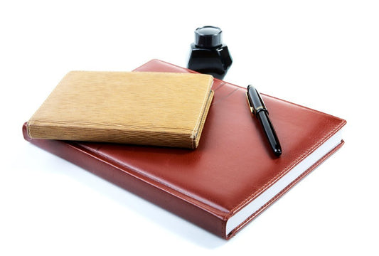 LeStallion fountain pen journal hero for How long should I leave a fountain pen in water for